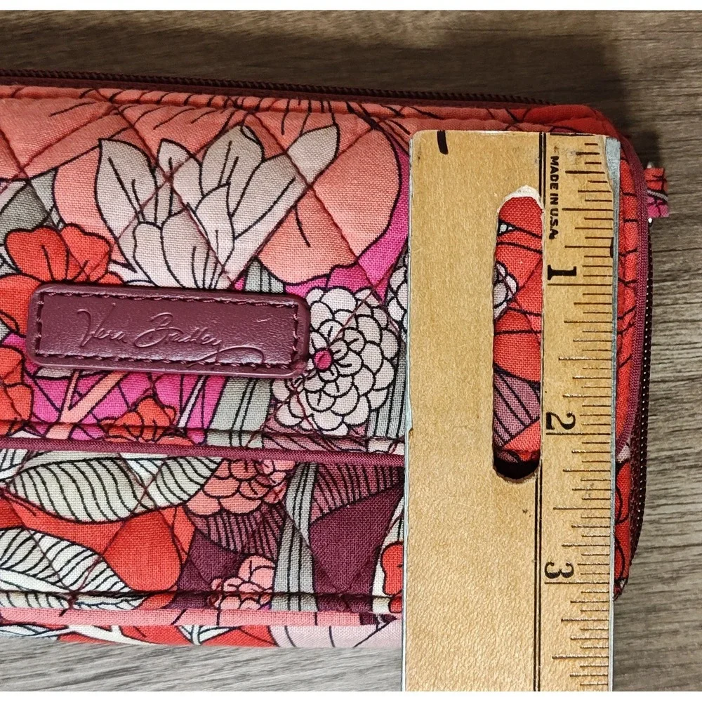 Vera Bradley Floral Quilted Wallet Wristlet Womens‎ OS Red Pink Crossbody Purse